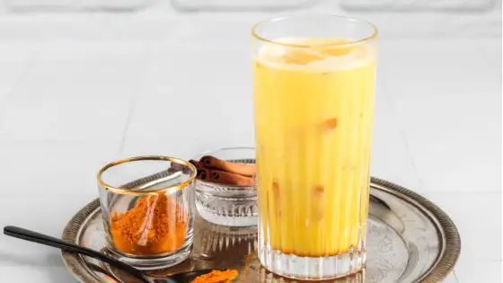 Kurkuma-Latte perfekt zubereiten - So gelingt goldene Milch